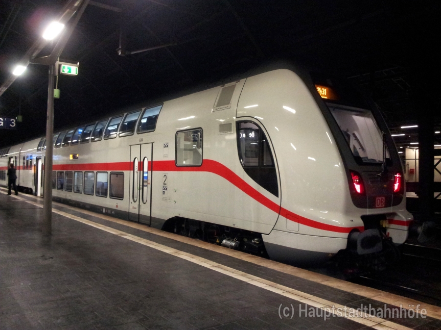 Der neue Intercity 2 ist erstmals im Raum Berlin im Einsatz - hier am Ostbahnhof